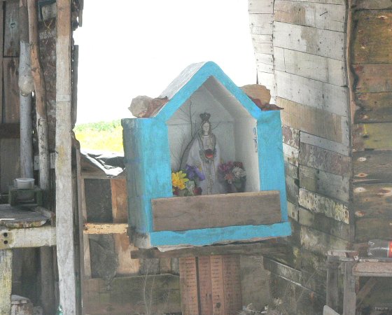 69- Petite chapelle de la vierge dans la cabane 